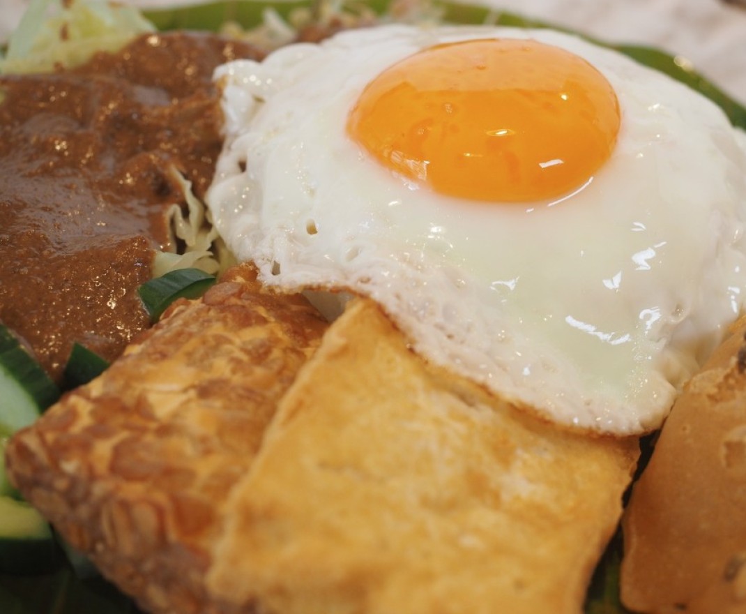 <h6 class='prettyPhoto-title'>Nasi Pecel</h6>