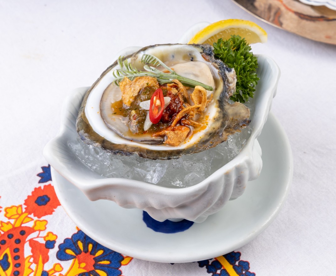 <h3 class='prettyPhoto-title'> THAI THAI OYSTER</h3>