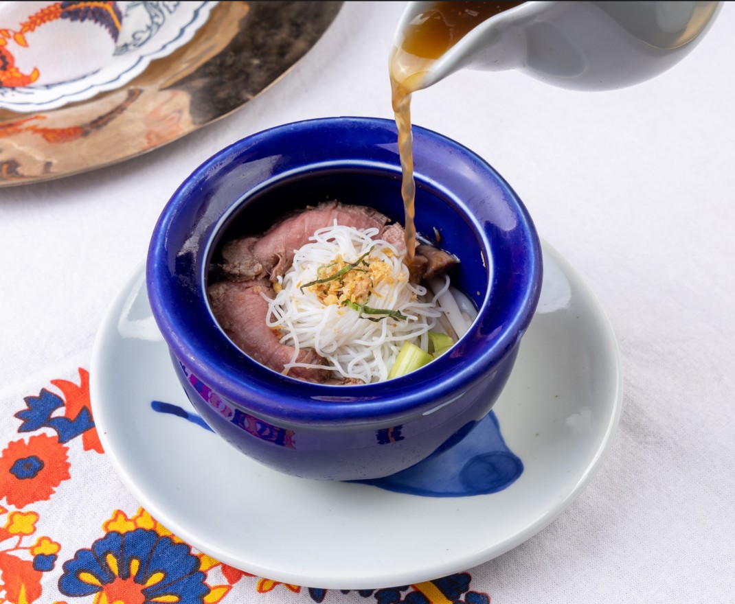 <h3 class='prettyPhoto-title'> AYUTTHAYA NOODLE BOAT SOUP</h3>