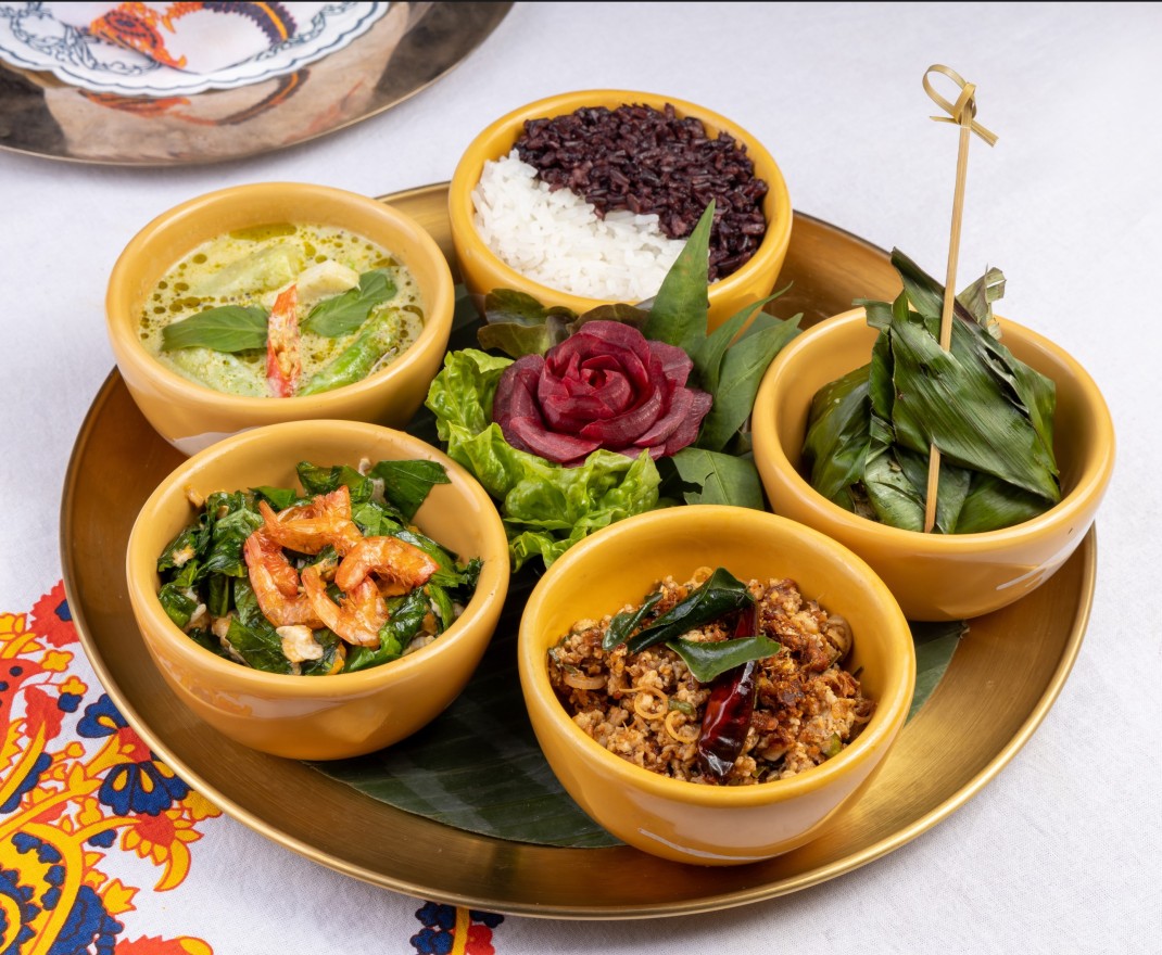 <h3 class='prettyPhoto-title'>MAINS</h3>