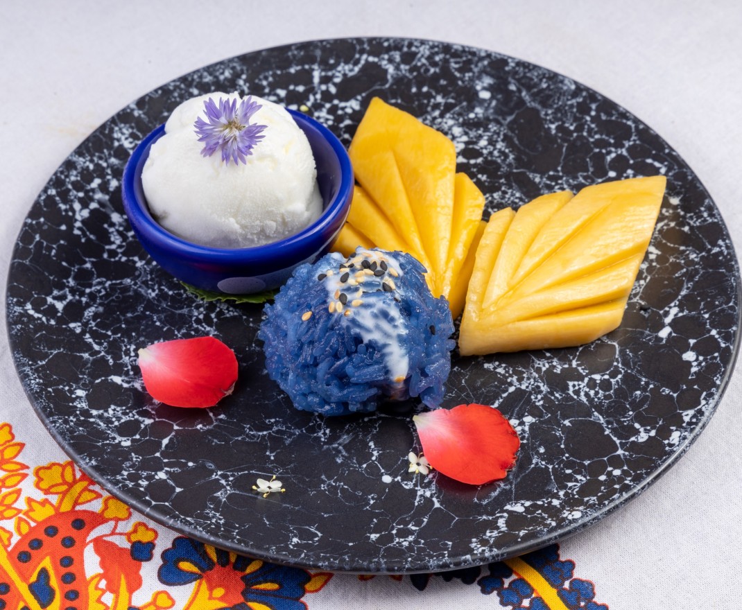 <h3 class='prettyPhoto-title'>STICKY RICE MANGO & COCONUT ICE CREAM / COCONUT FLAN</h3>