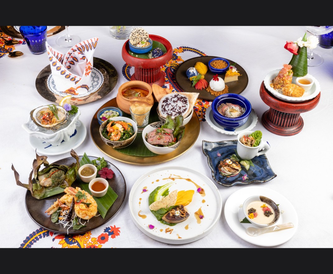 <h3 class='prettyPhoto-title'>CHEF'S TASTING MENU</h3>