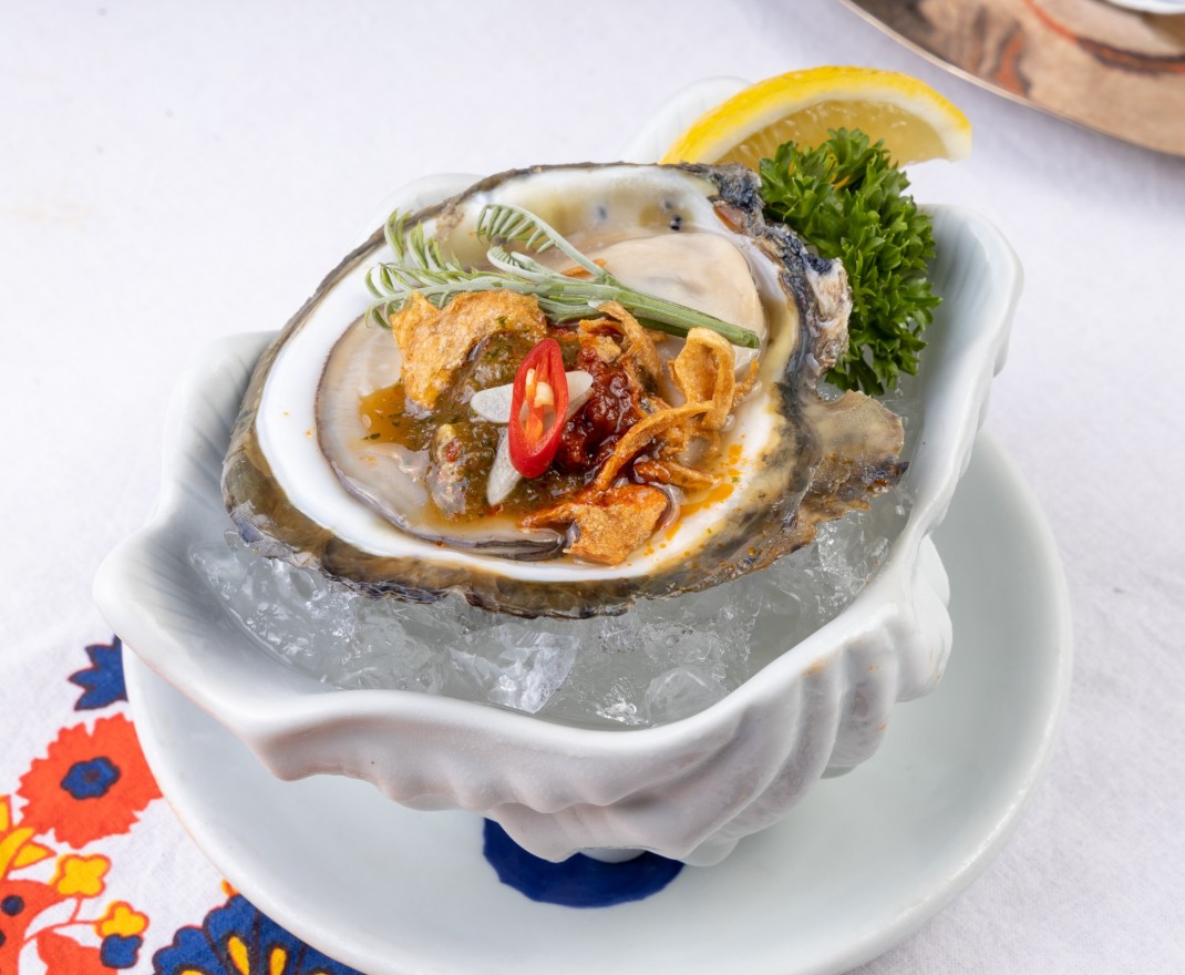 <h3 class='prettyPhoto-title'>THAI THAI! OYSTER </h3>
