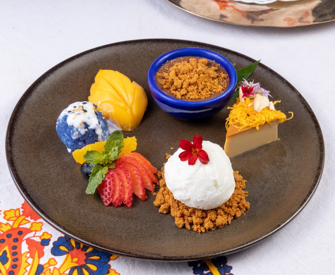 <h3 class='prettyPhoto-title'> “STAR OF SIAM”</h3>