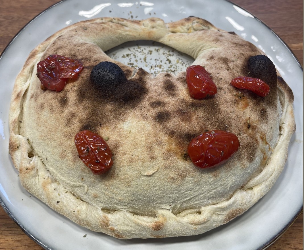 <h6 class='prettyPhoto-title'>Calzone</h6>