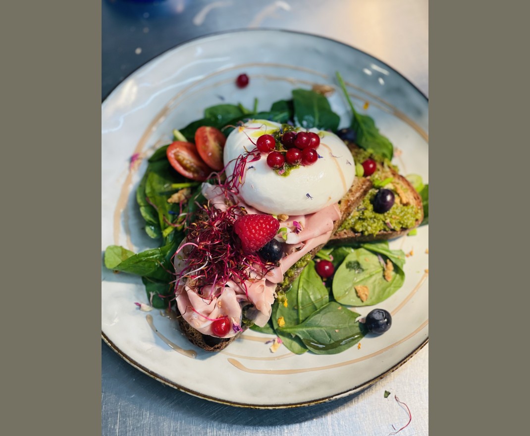 <h6 class='prettyPhoto-title'>Toast Avocado</h6>