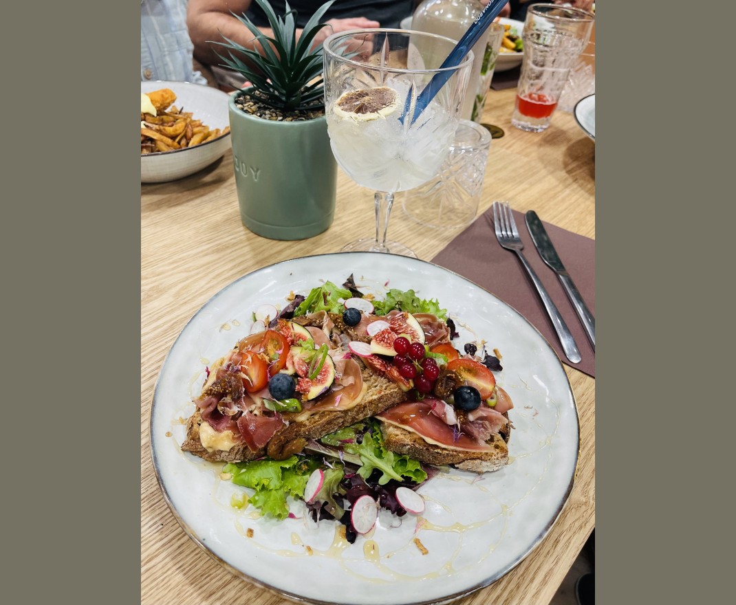 <h6 class='prettyPhoto-title'>Toast Méditerranéen </h6>