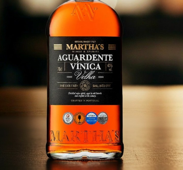 <h6 class='prettyPhoto-title'>Martha's</h6>