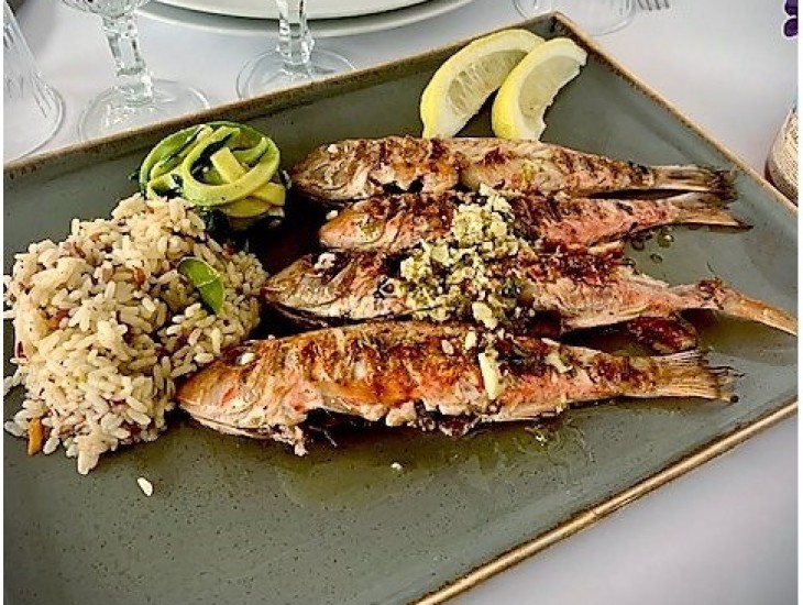 <h6 class='prettyPhoto-title'>Small grilled mullet</h6>