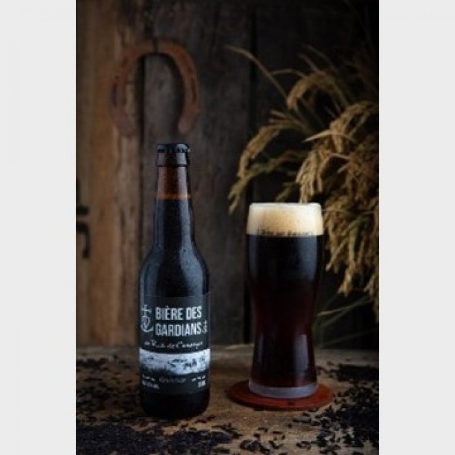 <h6 class='prettyPhoto-title'>Dark beer with black rice (4.7% alc) 33cl</h6>