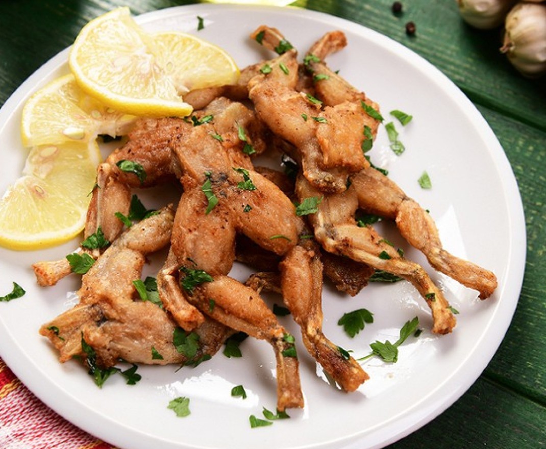 <h6 class='prettyPhoto-title'>Cuisses de grenouilles sautées à l’ail et persil </h6>