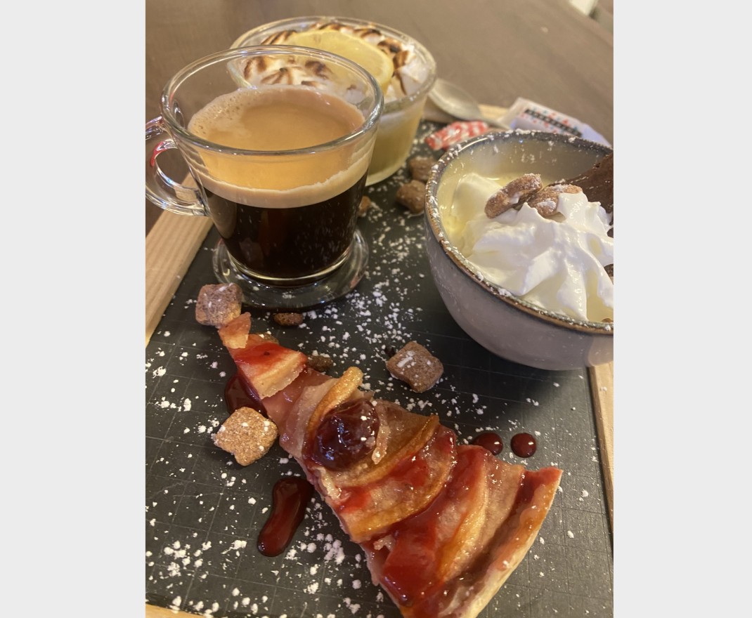 <h6 class='prettyPhoto-title'>Café ou thé gourmand surprise</h6>
