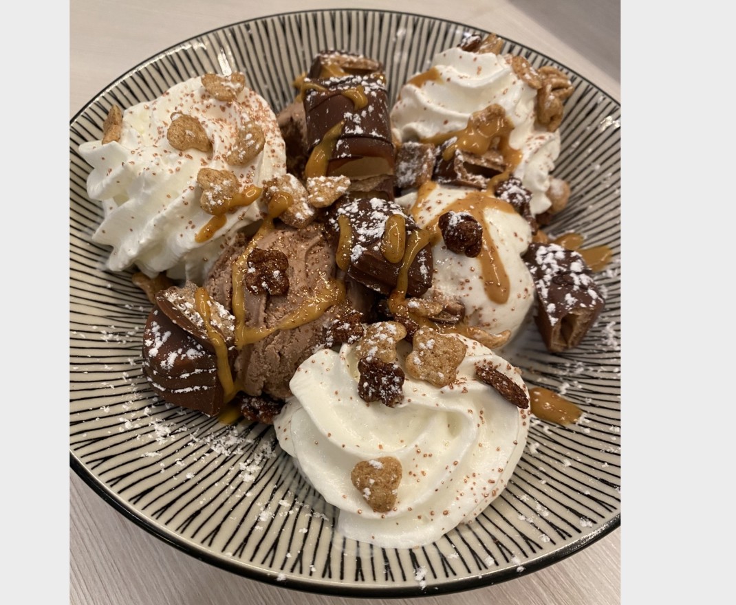 <h6 class='prettyPhoto-title'>Coupe kinder bueno</h6>