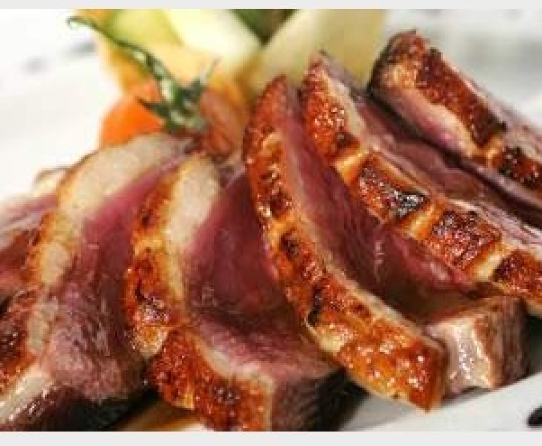 <h6 class='prettyPhoto-title'>Magret de canard à la plancha, sauce au miel et romarin</h6>