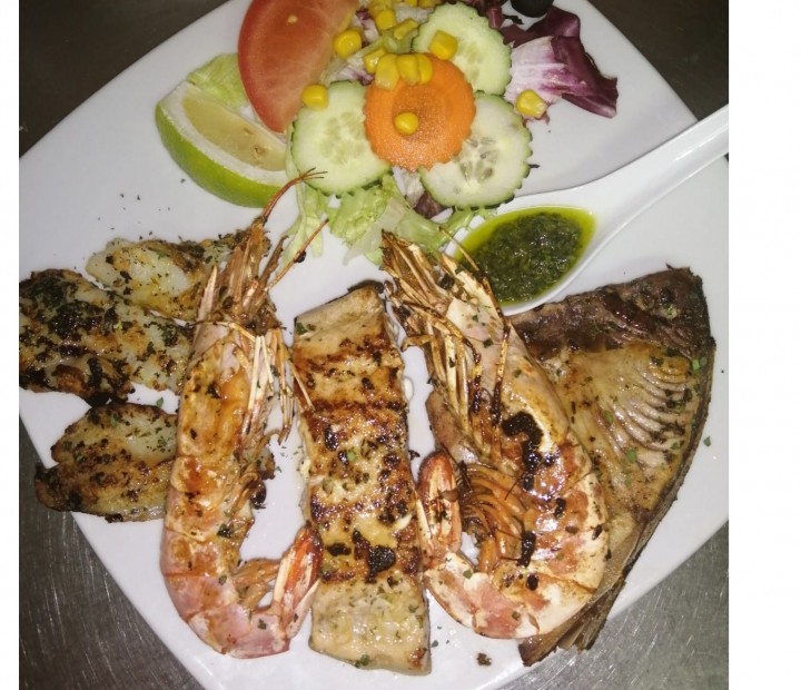 <h6 class='prettyPhoto-title'>Mixed grilled fish</h6>