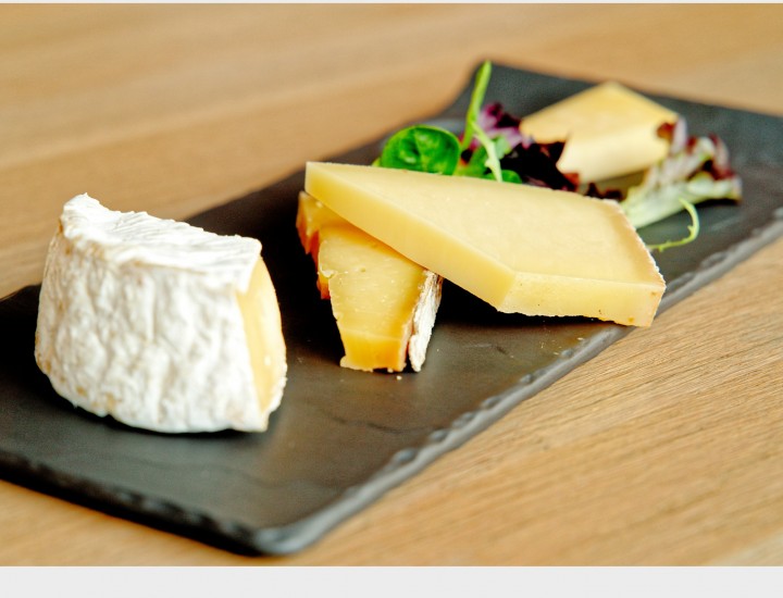 <h6 class='prettyPhoto-title'>Assortment of cheeses</h6>