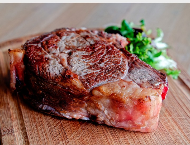 <h6 class='prettyPhoto-title'>Beef steak (Argentina) grilled, béarnaise sauce</h6>