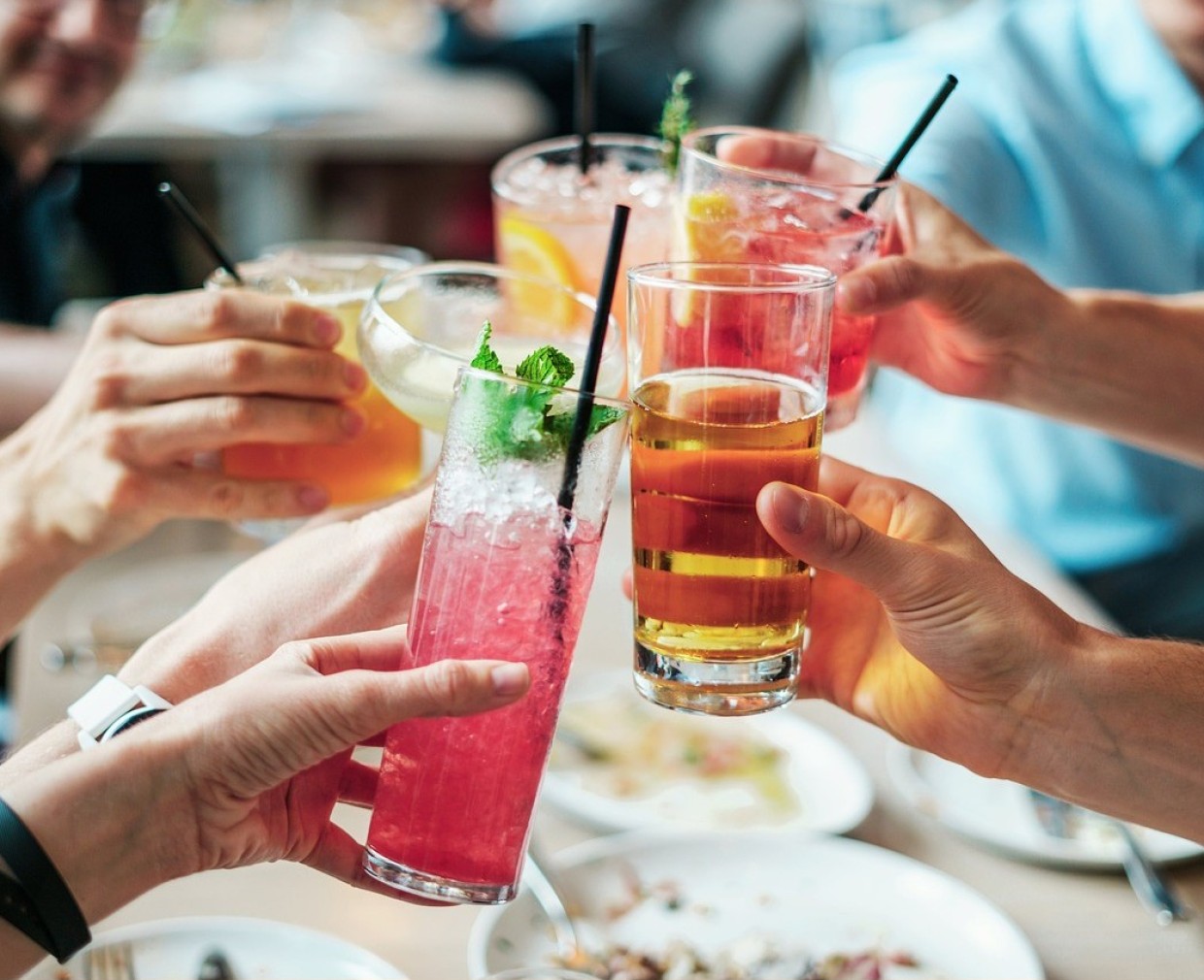 <h6 class='prettyPhoto-title'>Apéritifs classiques</h6>