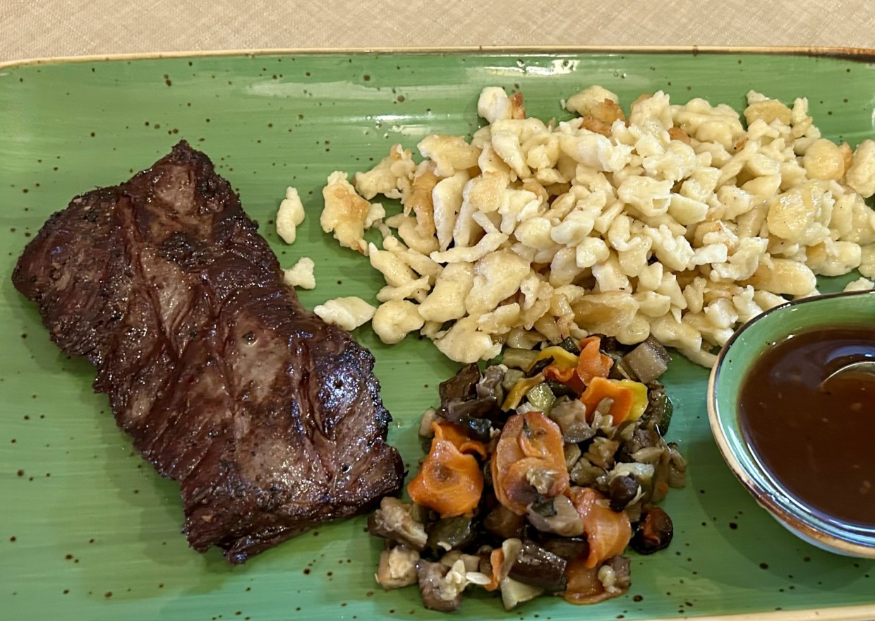 <h6 class='prettyPhoto-title'>Hampe de boeuf marinée et flambée au poivre</h6>