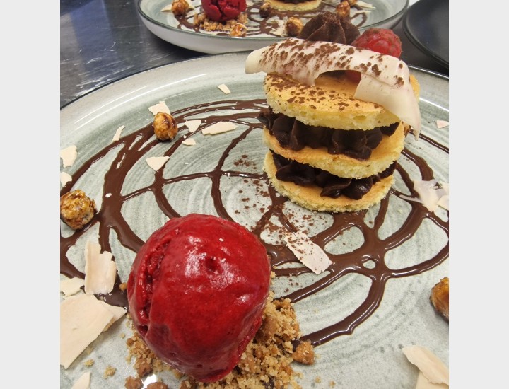 <h3 class='prettyPhoto-title'>ENTREMET CHOCOLAT FRAMBOISE</h3>
