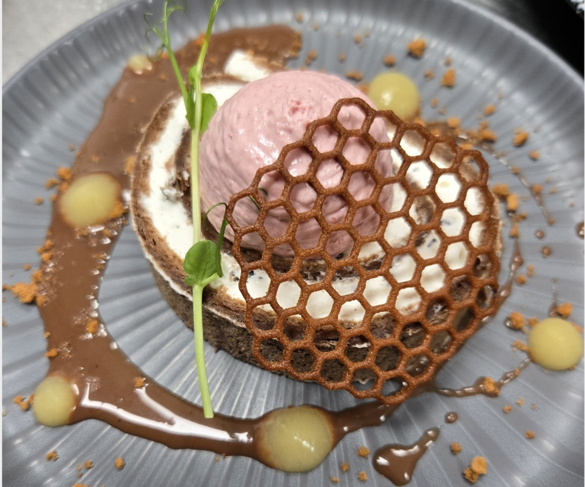 <h3 class='prettyPhoto-title'>حلوى اللحظة</h3>