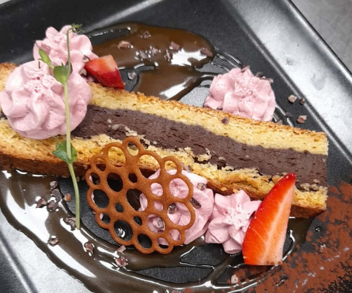 <h3 class='prettyPhoto-title'>Homemade Basque cake</h3>