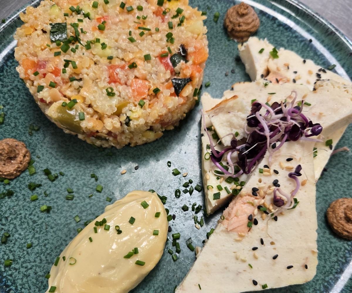 <h3 class='prettyPhoto-title'>Plat froid : TERRINE DE POISSON</h3>