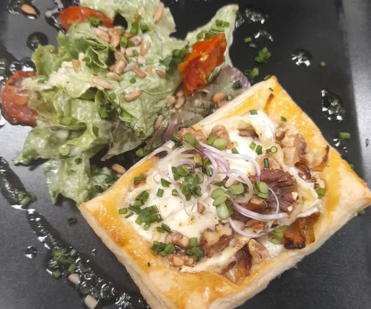 <h3 class='prettyPhoto-title'>Thin Brillat Savarin Tart</h3>