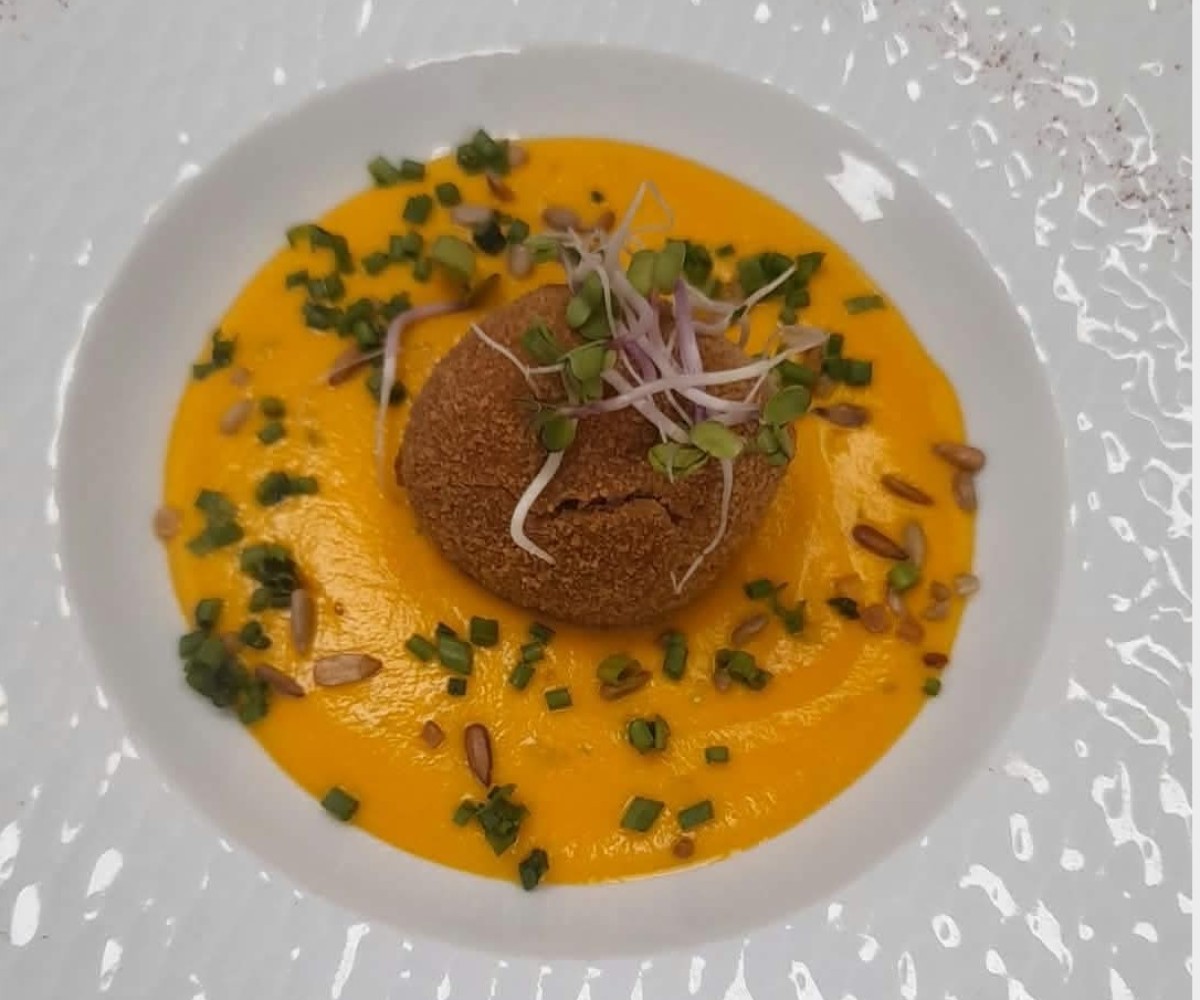 <h3 class='prettyPhoto-title'>Creamy duck soup and duck croquettes</h3>