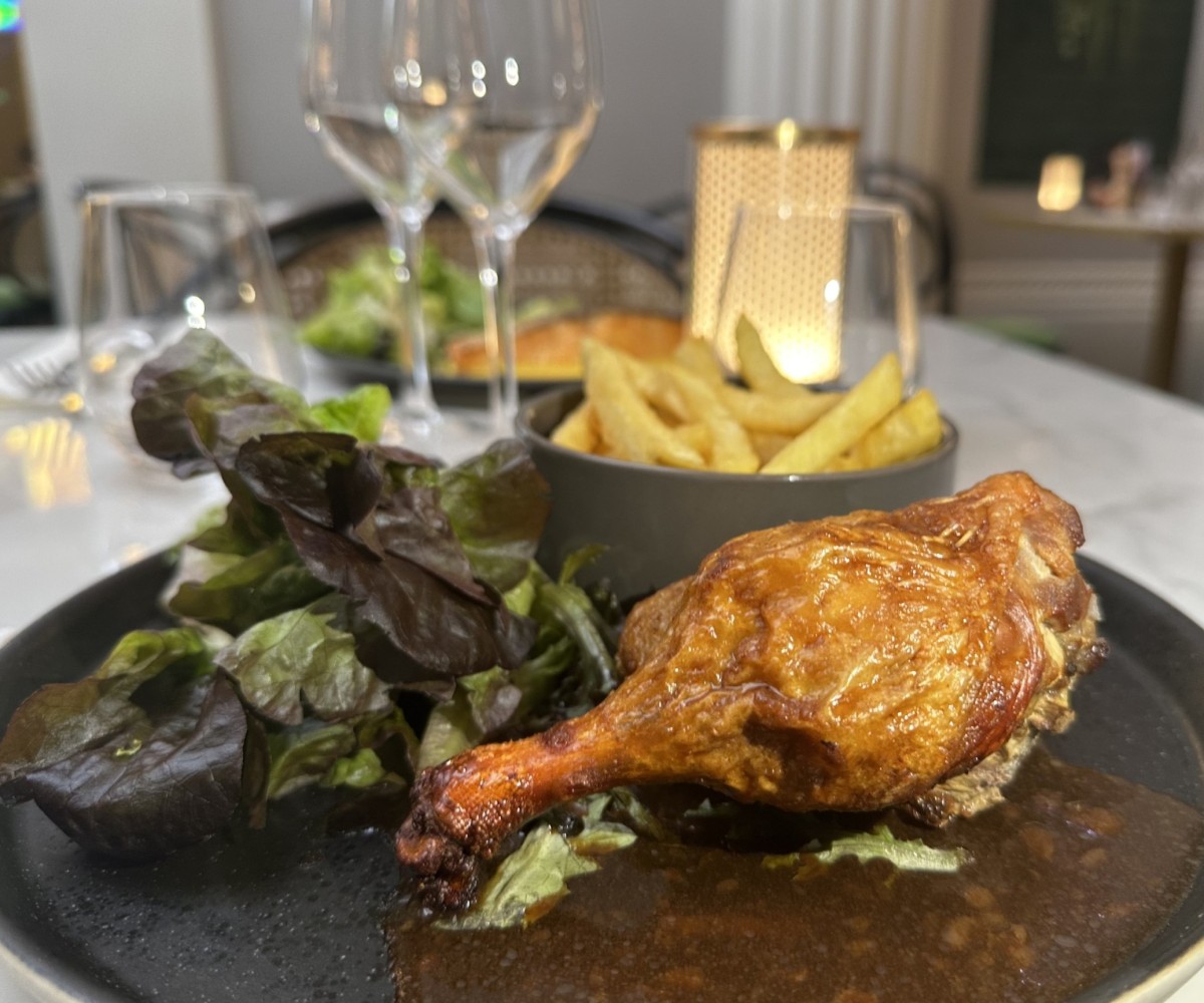 <h3 class='prettyPhoto-title'>Cuisse de canard rôtie, farcie aux cèpes</h3>