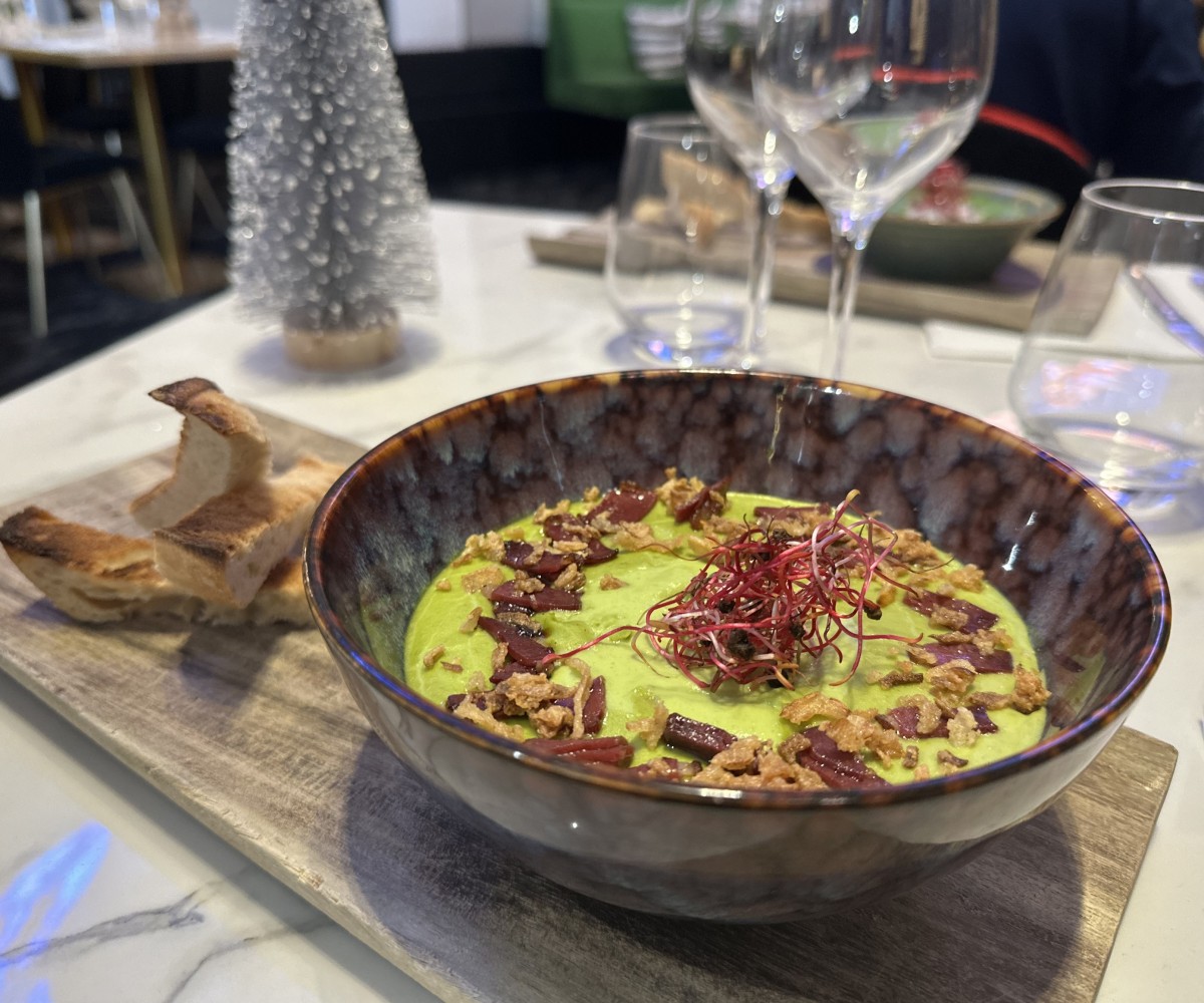 <h3 class='prettyPhoto-title'>Velouté de petits pois</h3>