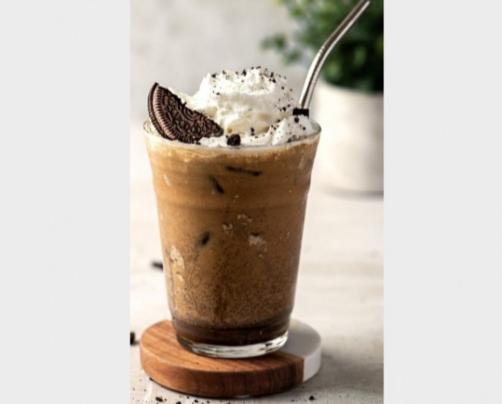 <h6 class='prettyPhoto-title'>Latte helado de Oreo</h6>