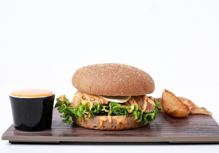 <h6 class='prettyPhoto-title'>Zinger burger</h6>