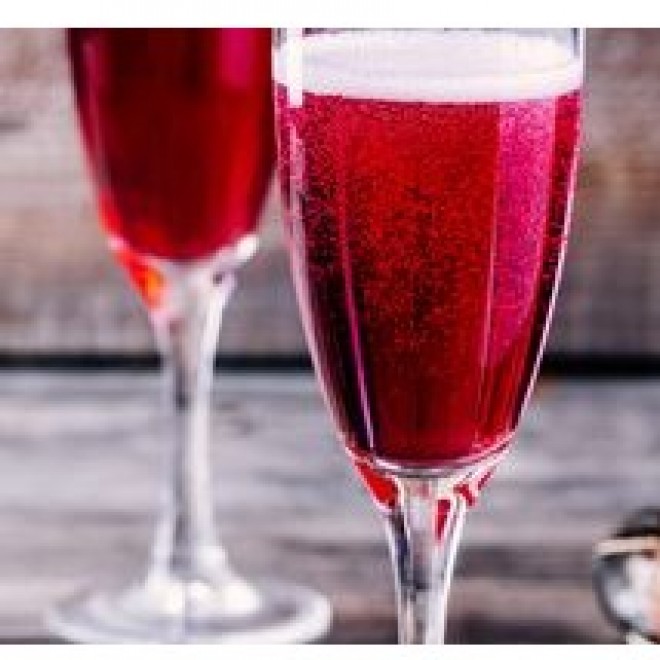 <h6 class='prettyPhoto-title'>Kir royal: champagne with syrup</h6>