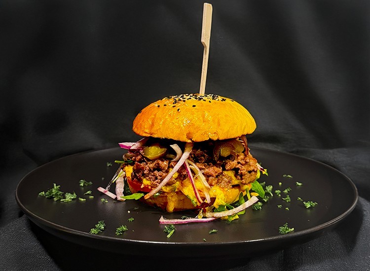 <h6 class='prettyPhoto-title'>Philly Cheese Burger</h6>