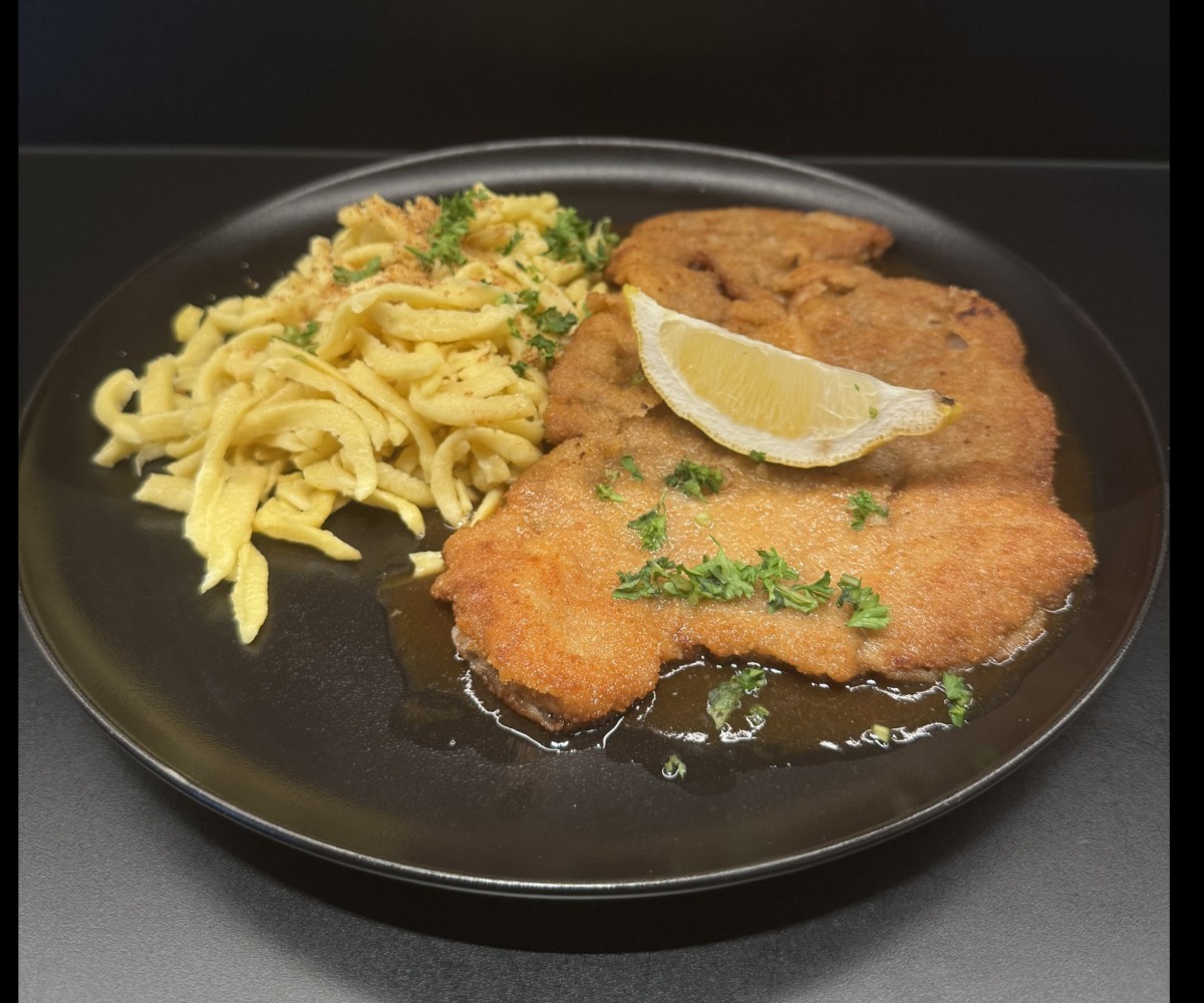 <h6 class='prettyPhoto-title'>Cotoletta di vitello alla viennese</h6>