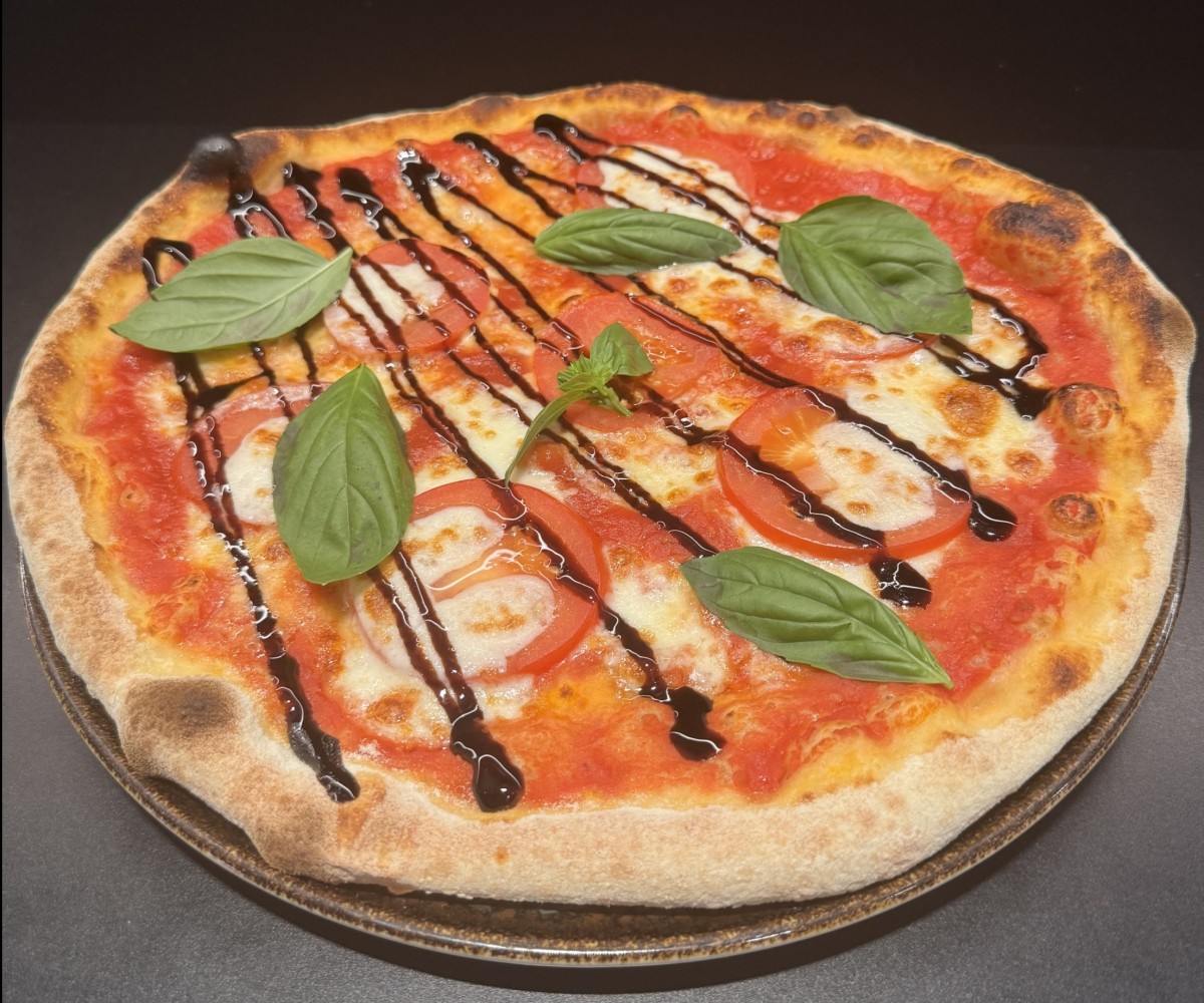 <h6 class='prettyPhoto-title'>Caprese</h6>